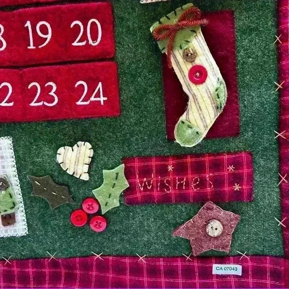 Vintage Christmas Advent Handmade Calendar Wall Decor w 24 Day Pockets Reusable - Picture 5 of 9